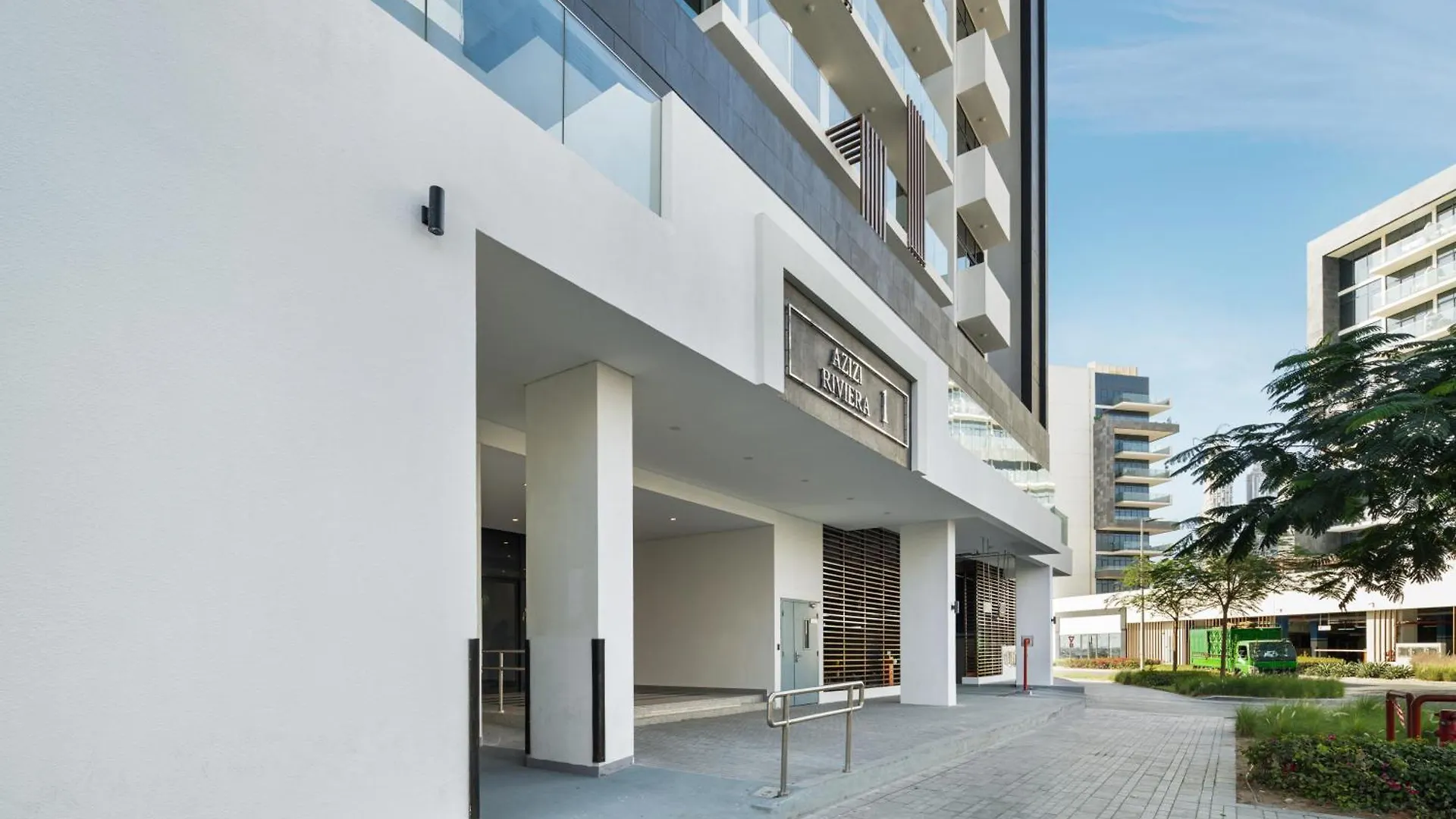 New Chic Studio Apartment In Azizi Riviera One Dubai