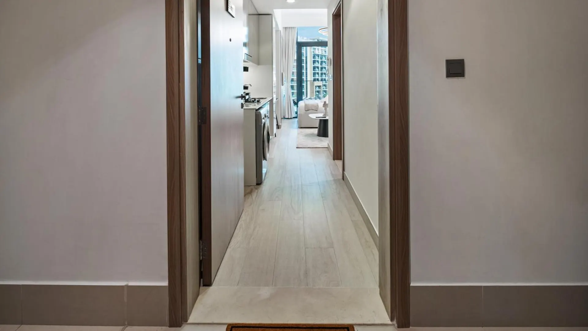New Chic Studio Apartment In Azizi Riviera One Dubai 0*,