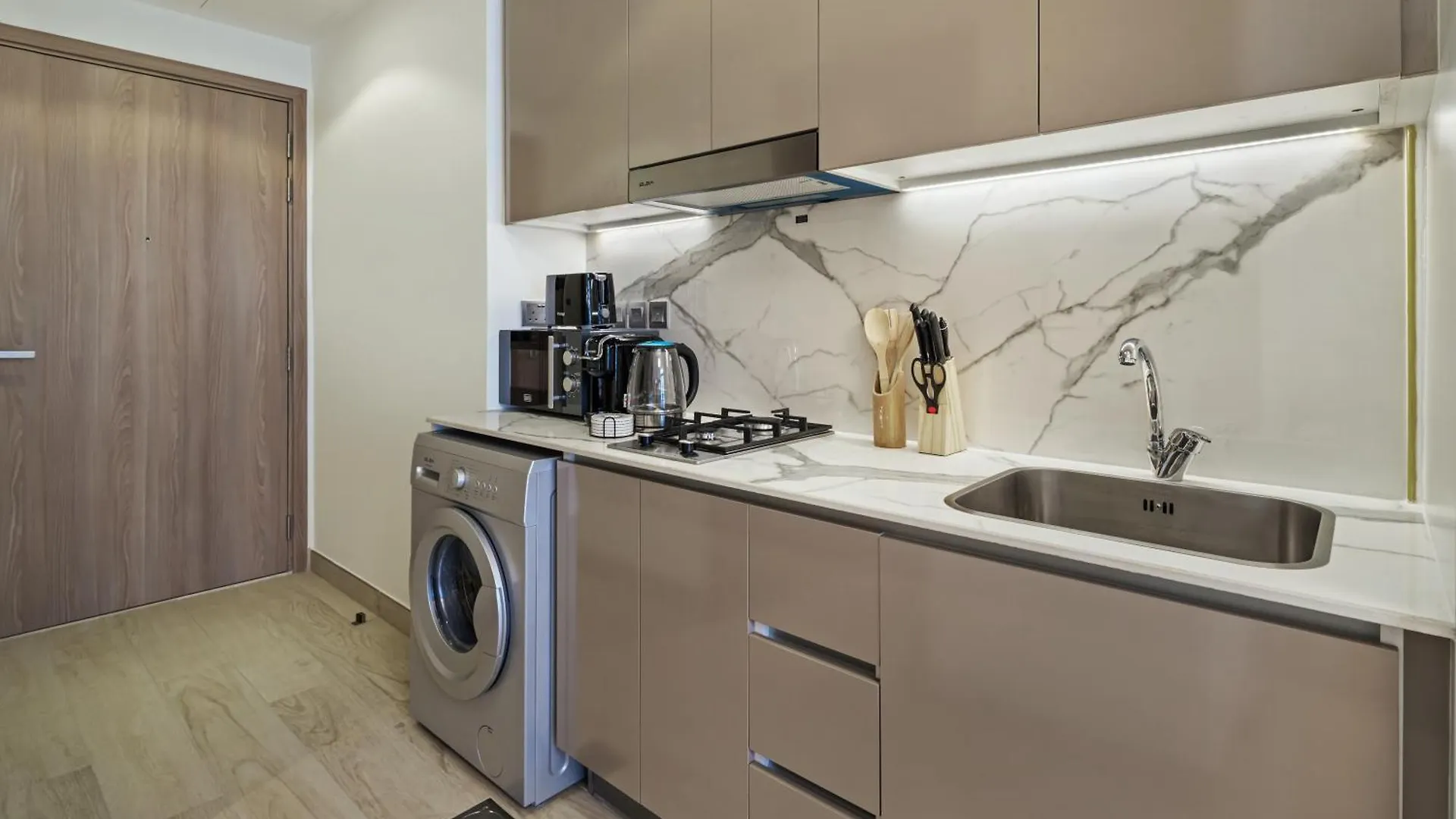 New Chic Studio Apartment In Azizi Riviera One Dubai