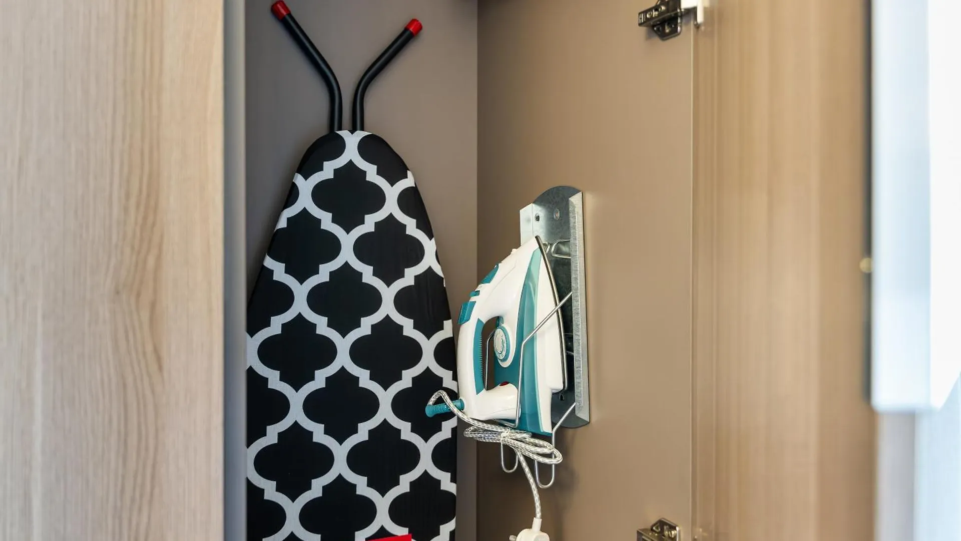 New Chic Studio Apartment In Azizi Riviera One Dubai