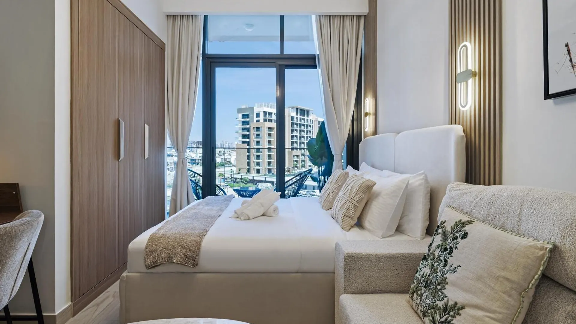 New Chic Studio Apartment In Azizi Riviera One Dubai